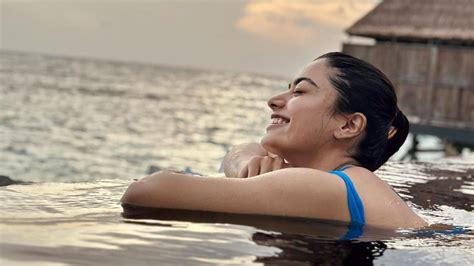 Rashmika Mandanna Lubed by the Pool (FHD) .